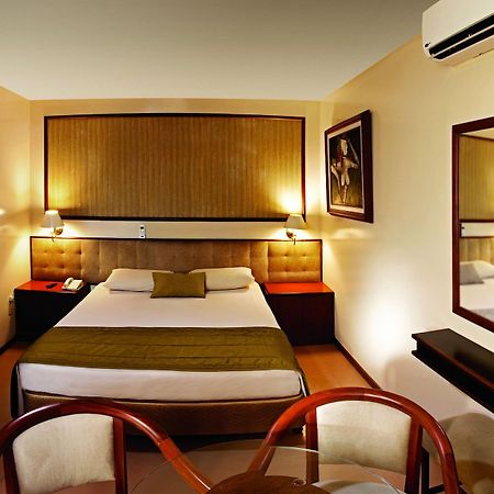 Lira Hotel Curitiba Extérieur photo